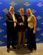 Sivistystoimenjohtaja Pentti Halonen, Kalevi Kanerva ja kaupunginjohtaja Johanna Luukkonen